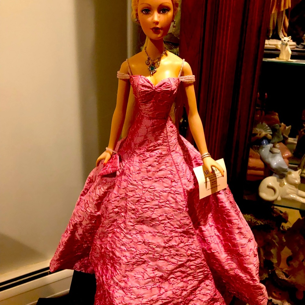 Madame Alexander Banquet Girl